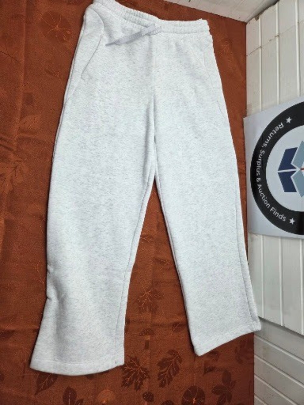 PUMA Kids' Wide-Leg Fleece Sweatpants, Light Heather Grey, Youth Size Medium (M